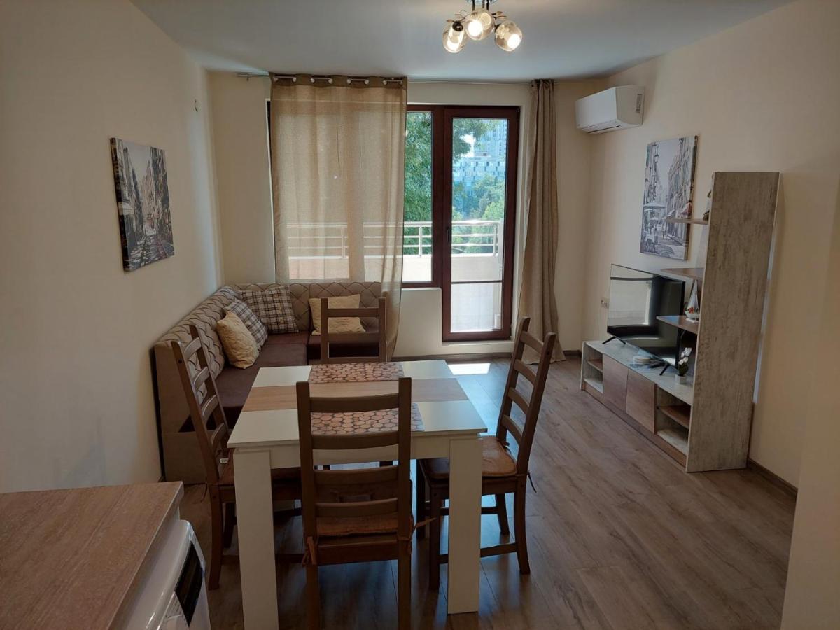 Апартаменти За Гости Делукс Burgas City Eksteriør billede